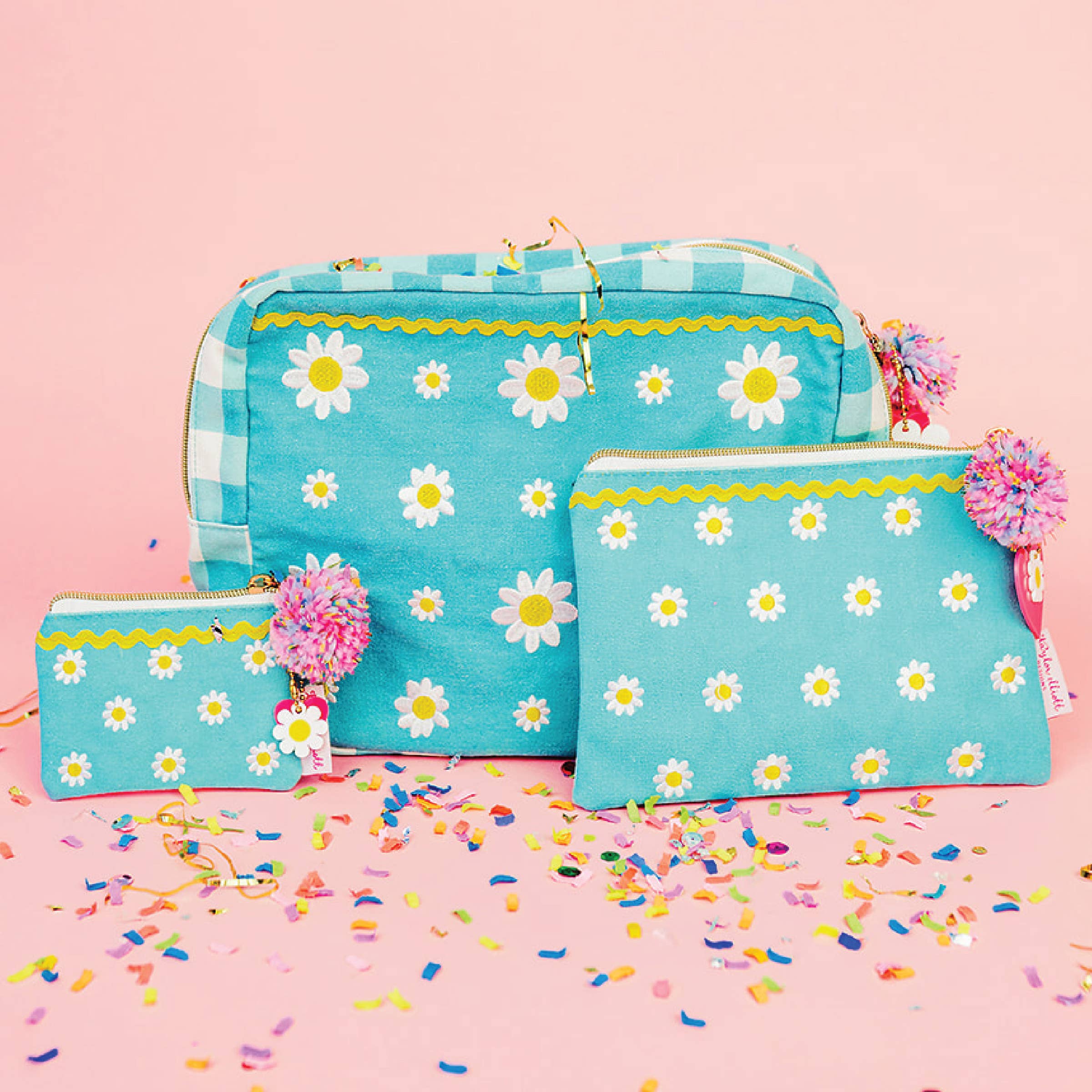 Taylor Elliott Designs - Pouch - Daisy Darling - Large