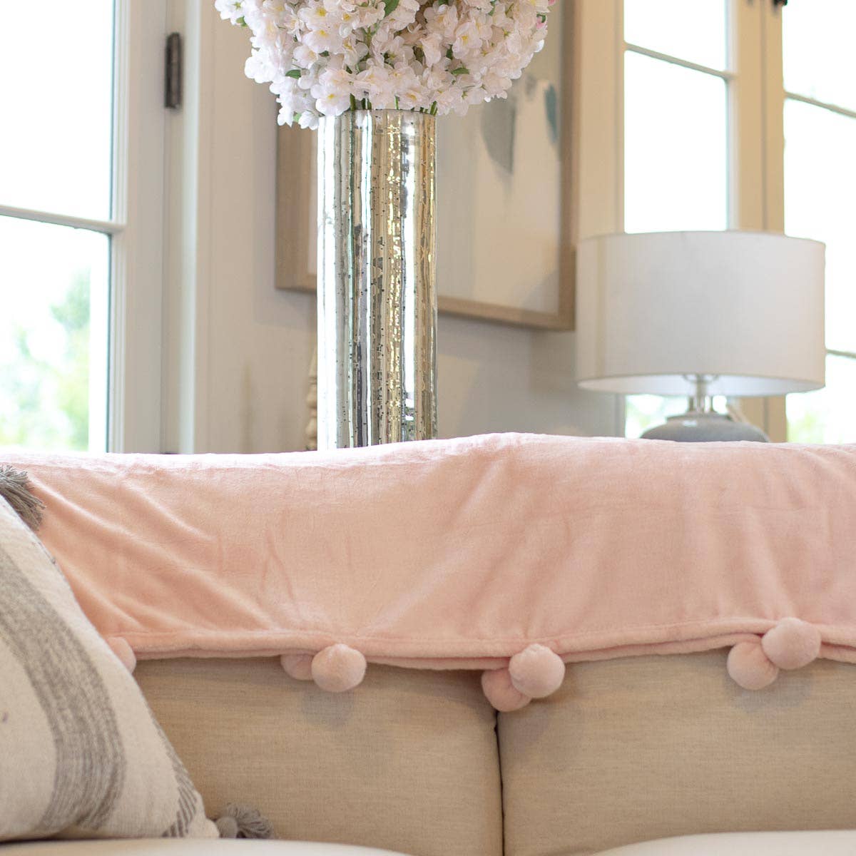 The Royal Standard - Cozy Pom Pom Throw   Light Pink   50x60