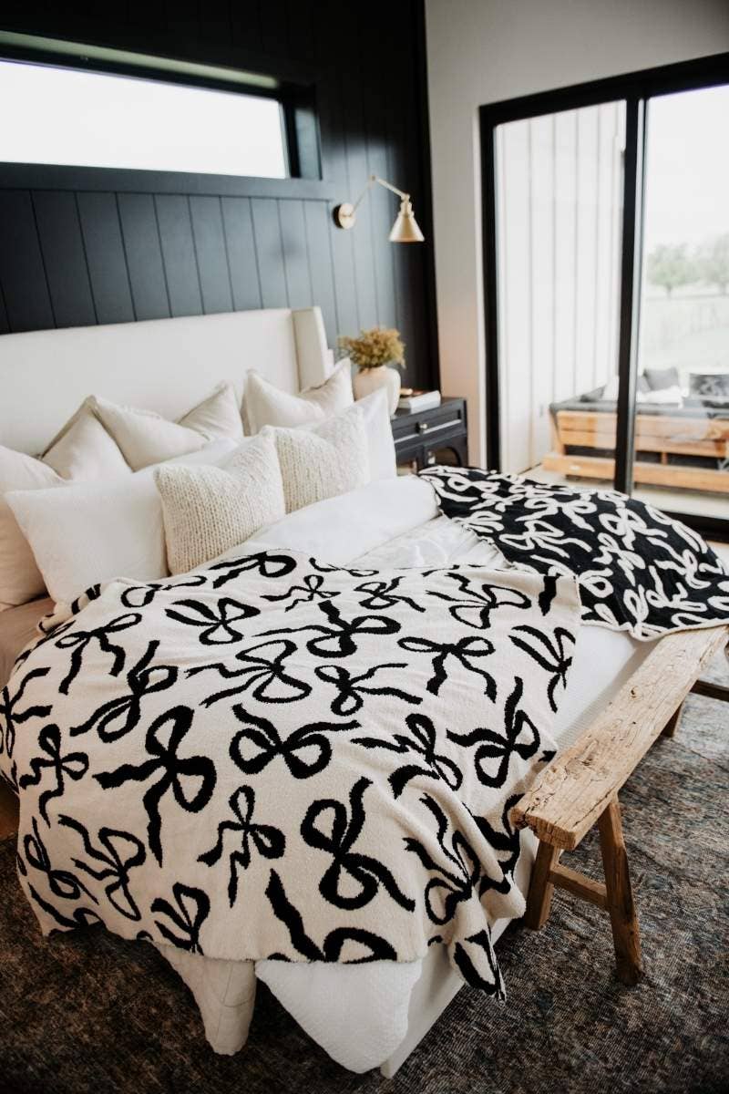 Katydid - Black & White Bows Double Sided Wholesale Blanket