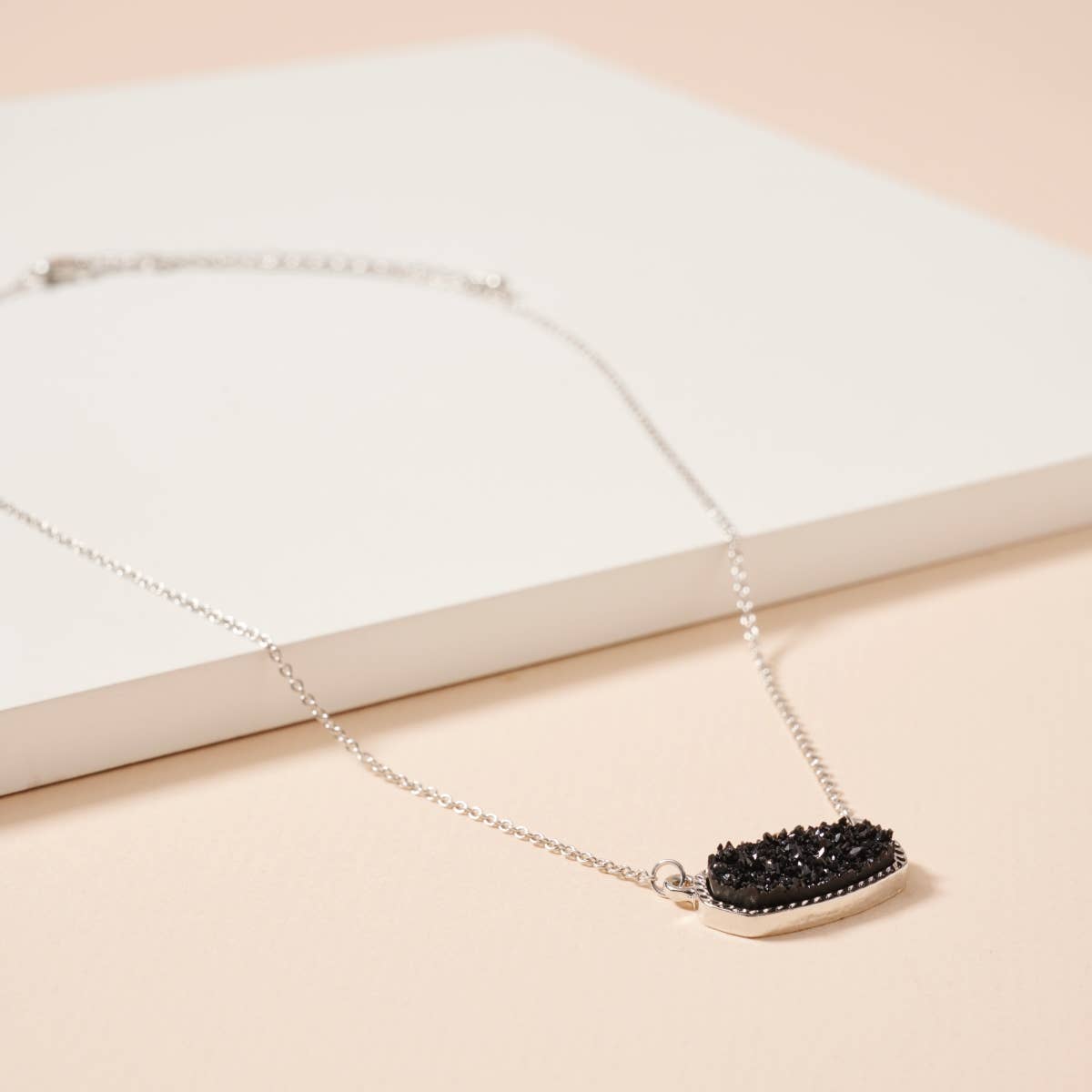 Frem - Druzy Stone Charm Short Necklace