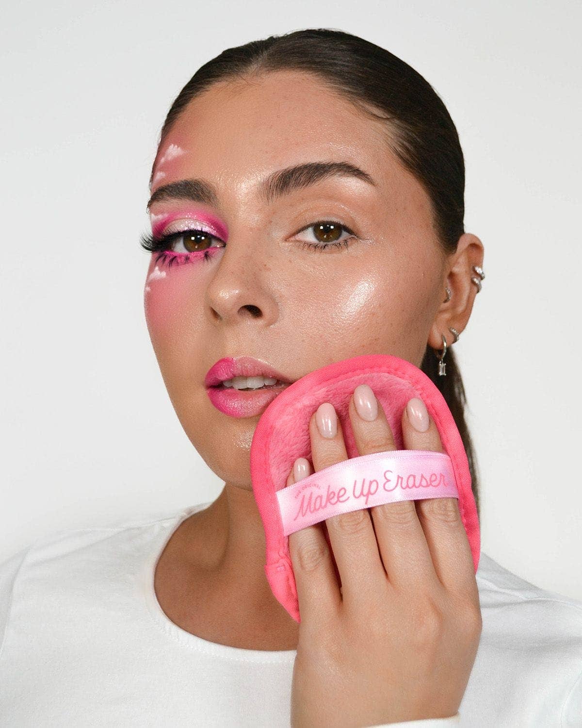 The Original MakeUp Eraser - Daily Pink