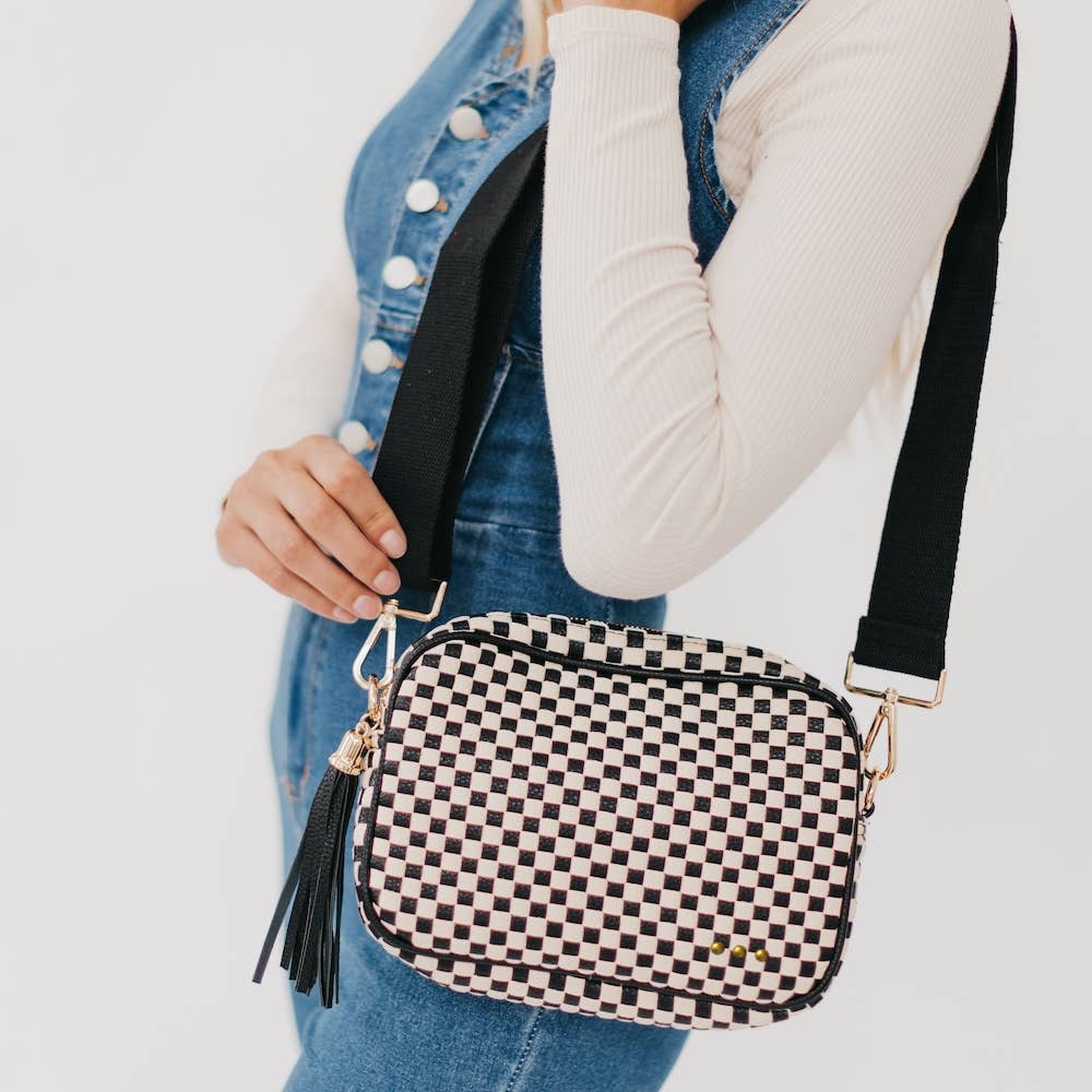 Pretty Simple - Woven Willow Camera Crossbody Bag