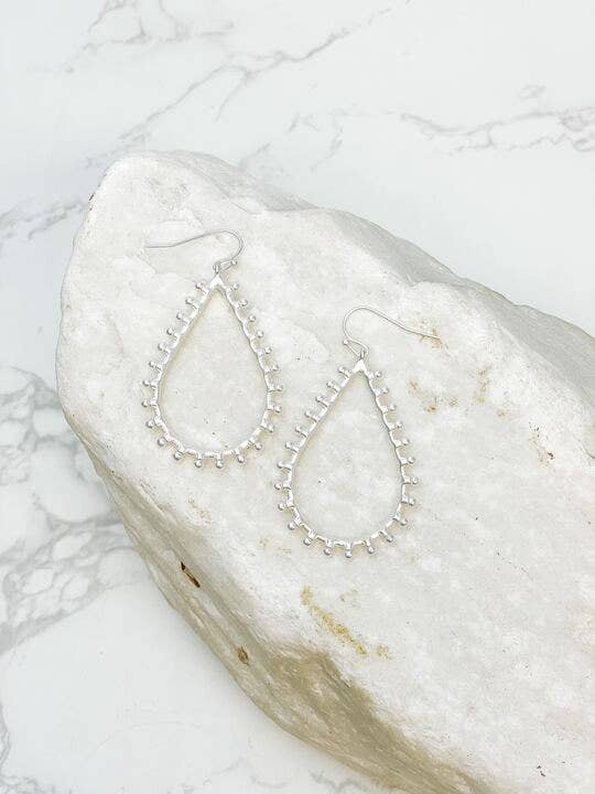 Prep Obsessed Wholesale - Pearl Studded Oval Dangle Earrings
