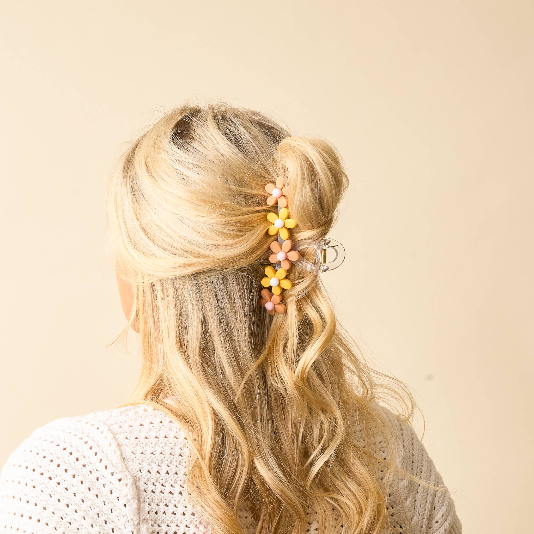 The Darling Effect - Daisy Claw Clip-Peachy