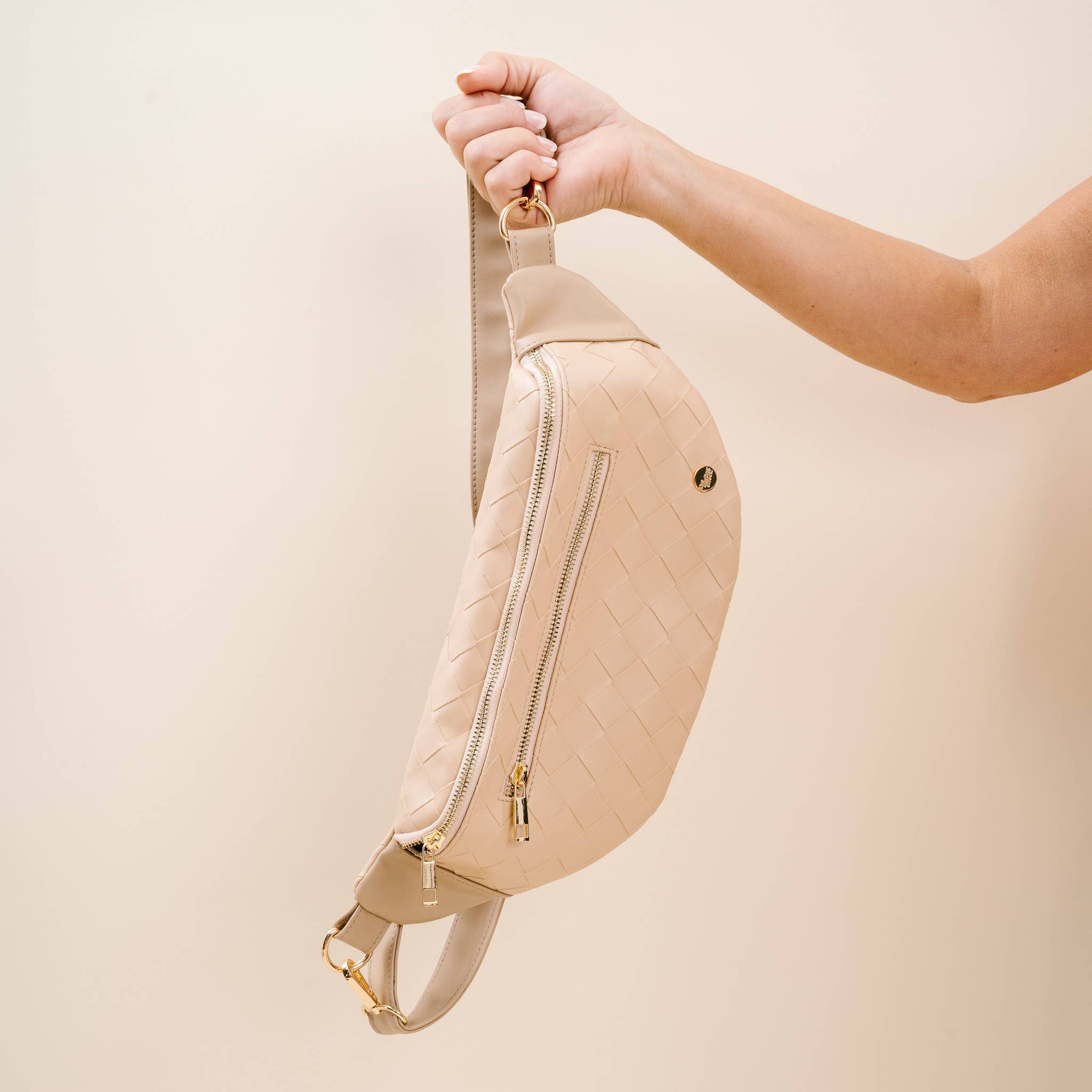 The Darling Effect - Trendy Luxe Belt Bag - Woven Oat