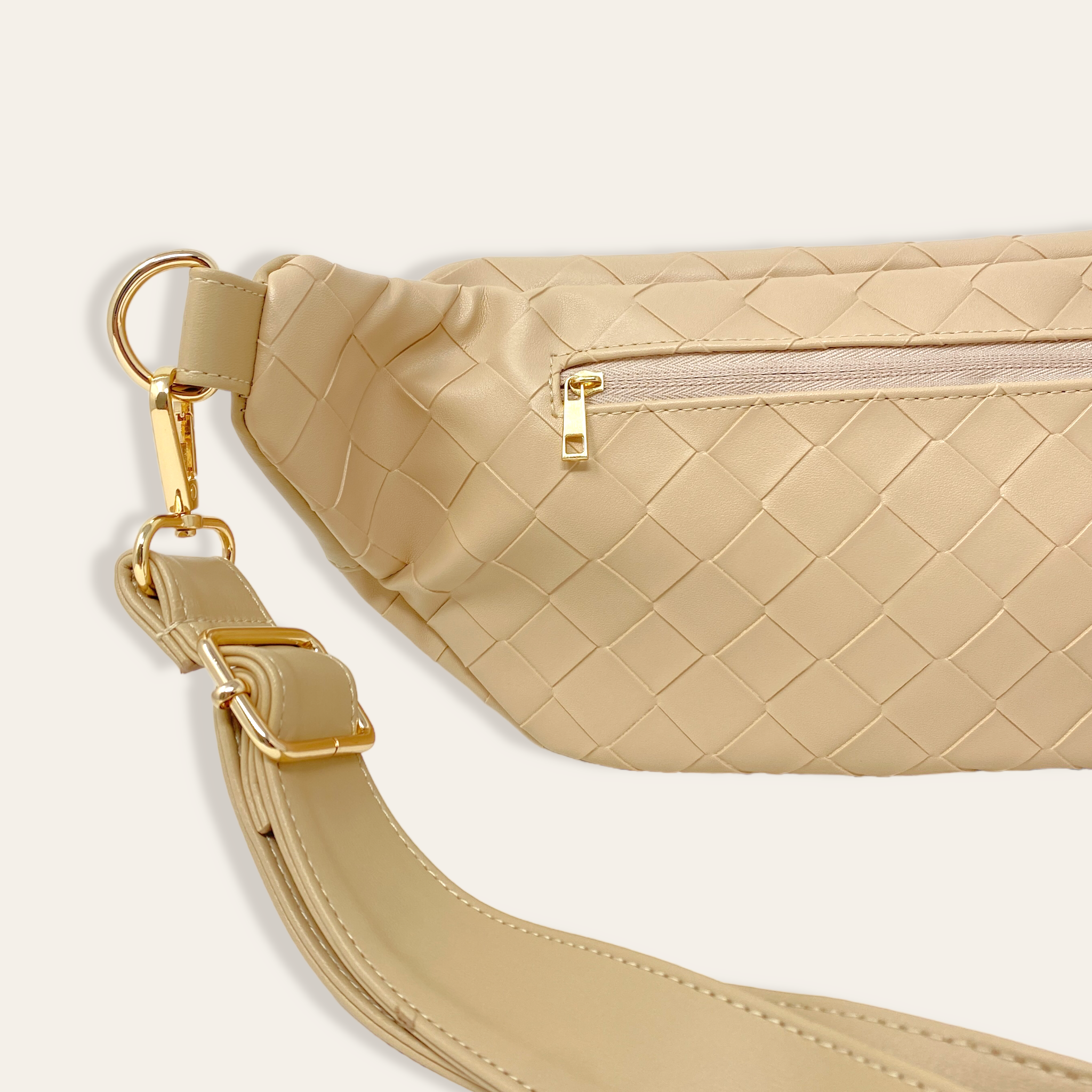 The Darling Effect - Trendy Luxe Belt Bag - Woven Oat