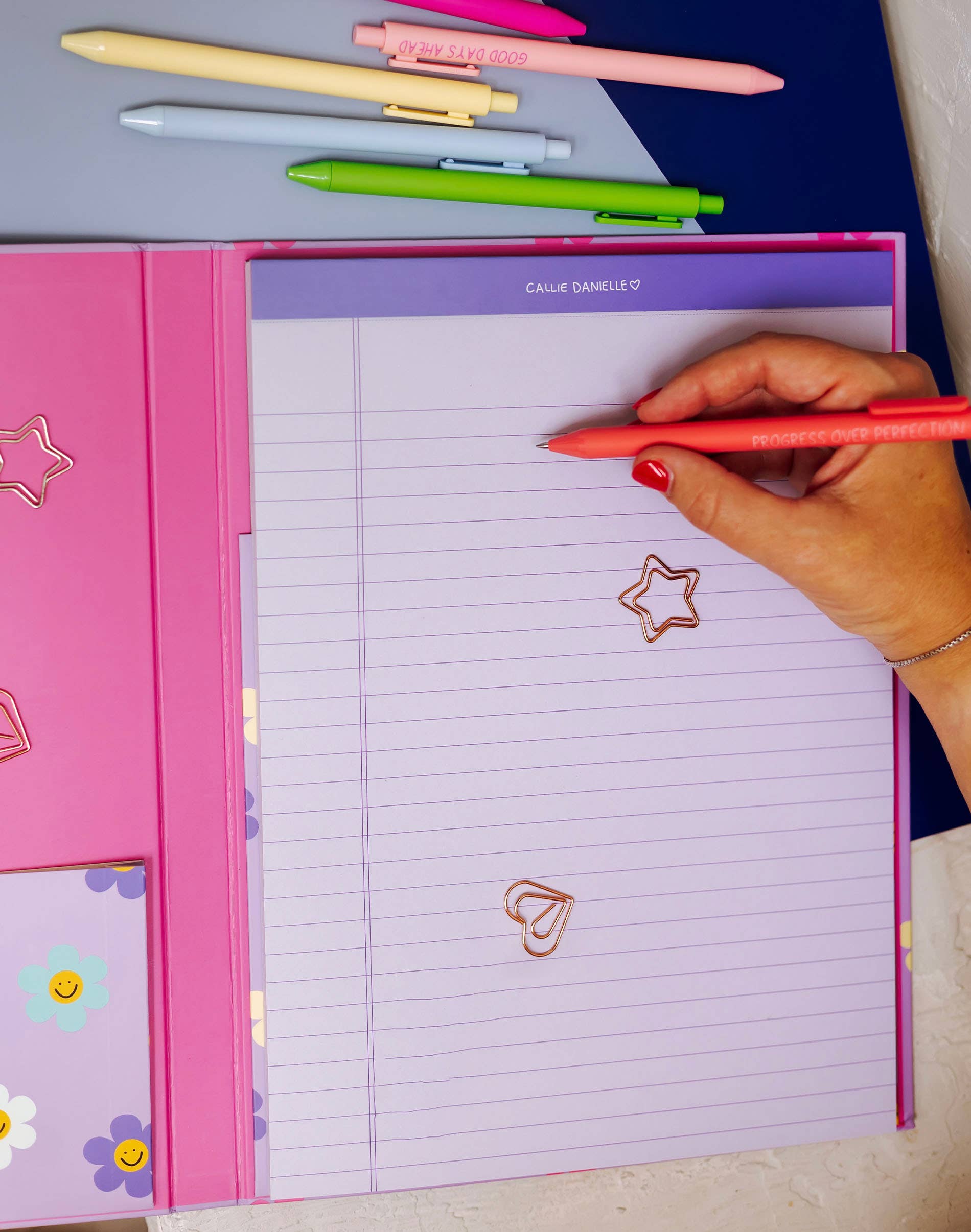 Callie Danielle - Happy Daisy Clipfolio with Lined Notepad